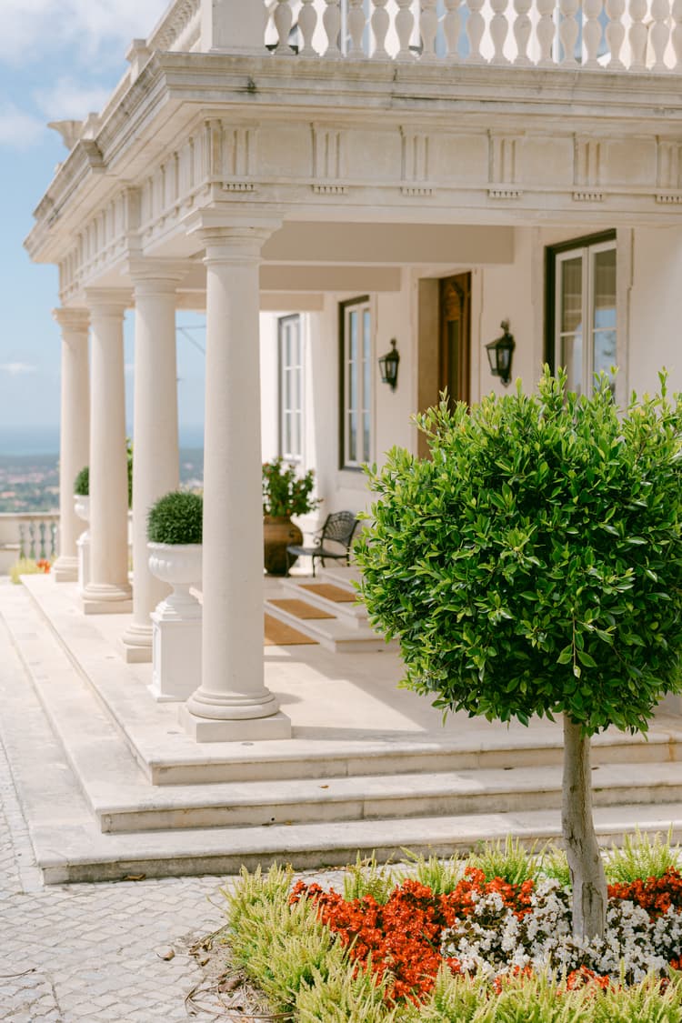 Quinta da Bella Vista veranda with classical columns